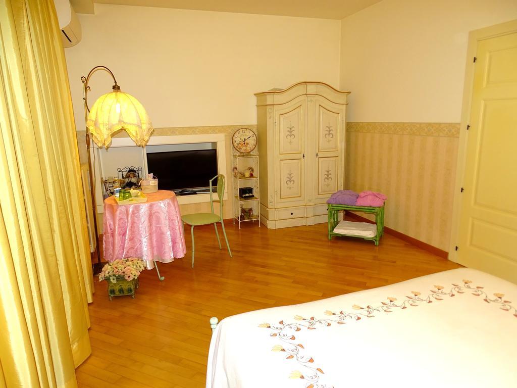 Villa Gioia Rooms Montegranaro Chambre photo